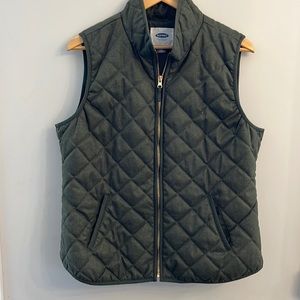 Gap lightweight vest